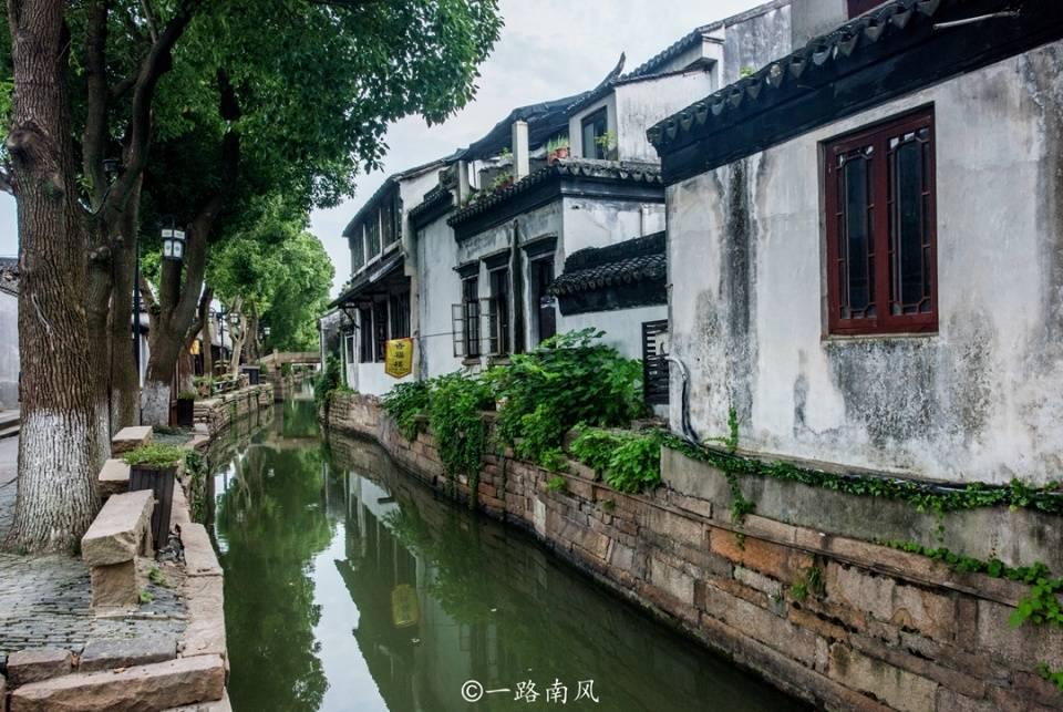 连接正负极